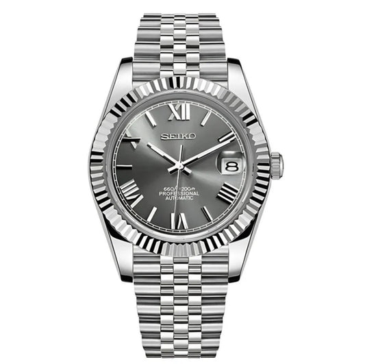 Seikojust | Grey Roman
